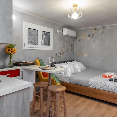Cozy Tiny Apartment In The Heart Of Plaka Athene Buitenkant foto